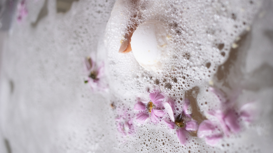 The Best Moisturizing Body Washes According to Dermatologists